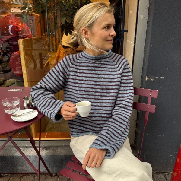 PetiteKnit Mönster Frankie Sweater av hög kvalitet – perfekt för ditt nästa kreativa projekt. Alltid med snabb leverans och trygga betalningar.