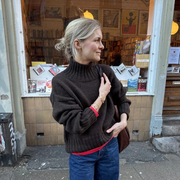 Garn-Kit Hannah Sweater O-neck av hög kvalitet – perfekt för ditt nästa kreativa projekt. Alltid med snabb leverans och trygga betalningar.