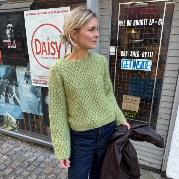 PetiteKnit Mönster Jenny Blouse av hög kvalitet – perfekt för ditt nästa kreativa projekt. Alltid med snabb leverans och trygga betalningar.