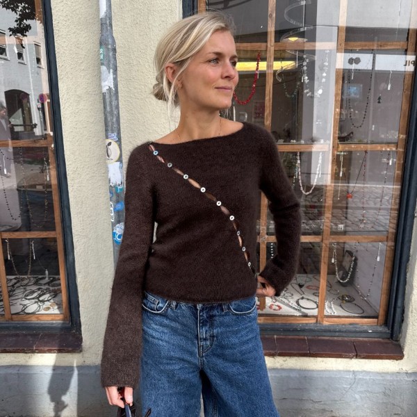 PetiteKnit Mönster Valerie Blouse av hög kvalitet – perfekt för ditt nästa kreativa projekt. Alltid med snabb leverans och trygga betalningar.