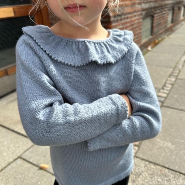 PetiteKnit Mönster Dagmars Blus av hög kvalitet – perfekt för ditt nästa kreativa projekt. Alltid med snabb leverans och trygga betalningar.