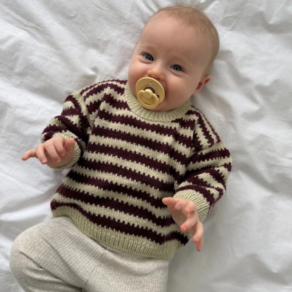 PetiteKnit Mönster Otto Sweater Baby av hög kvalitet – perfekt för ditt nästa kreativa projekt. Alltid med snabb leverans och trygga betalningar.
