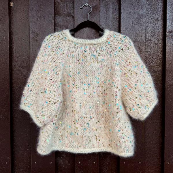 Mönster Drömblusen Paljett av hög kvalitet – perfekt för ditt nästa kreativa projekt. Alltid med snabb leverans och trygga betalningar.