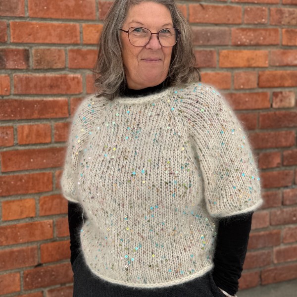 Garn-Kit Drömblusen Paljett av hög kvalitet – perfekt för ditt nästa kreativa projekt. Alltid med snabb leverans och trygga betalningar.