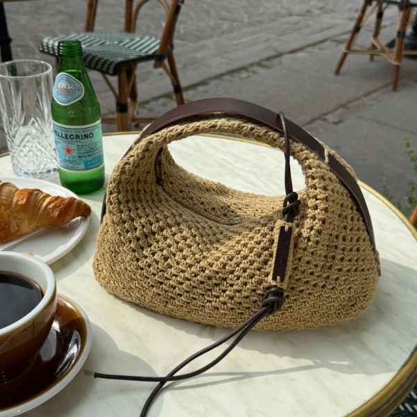 PetiteKnit Mönster Juno Bag av hög kvalitet – perfekt för ditt nästa kreativa projekt. Alltid med snabb leverans och trygga betalningar.