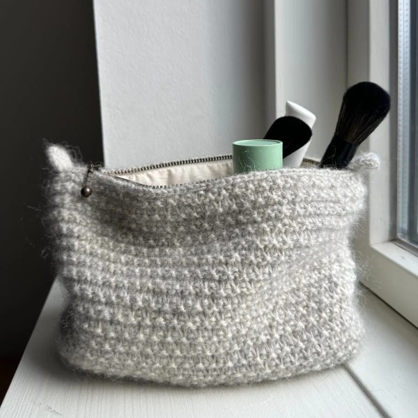 PetiteKnit Mönster Marie Case av hög kvalitet – perfekt för ditt nästa kreativa projekt. Alltid med snabb leverans och trygga betalningar.