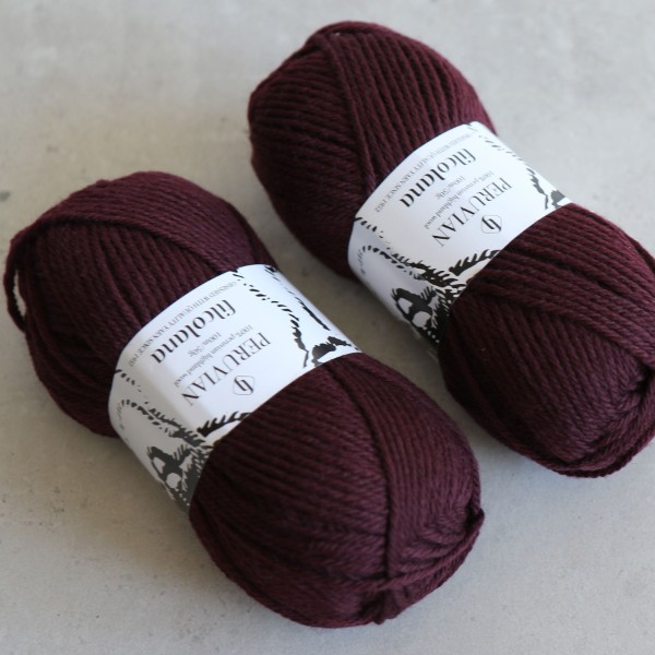 Peruvian Highland Wool 382 dark bordeaux av hög kvalitet – perfekt för ditt nästa kreativa projekt. Alltid med snabb leverans och trygga betalningar.