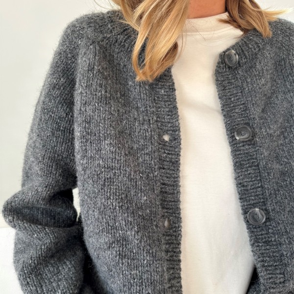 Garn-Kit Foundation Cardigan Fritidsgarn av hög kvalitet – perfekt för ditt nästa kreativa projekt. Alltid med snabb leverans och trygga betalningar.