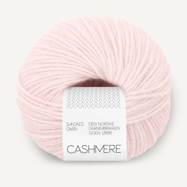 Sandnes Cashmere 4501 marshmallow pink av hög kvalitet – perfekt för ditt nästa kreativa projekt. Alltid med snabb leverans och trygga betalningar.