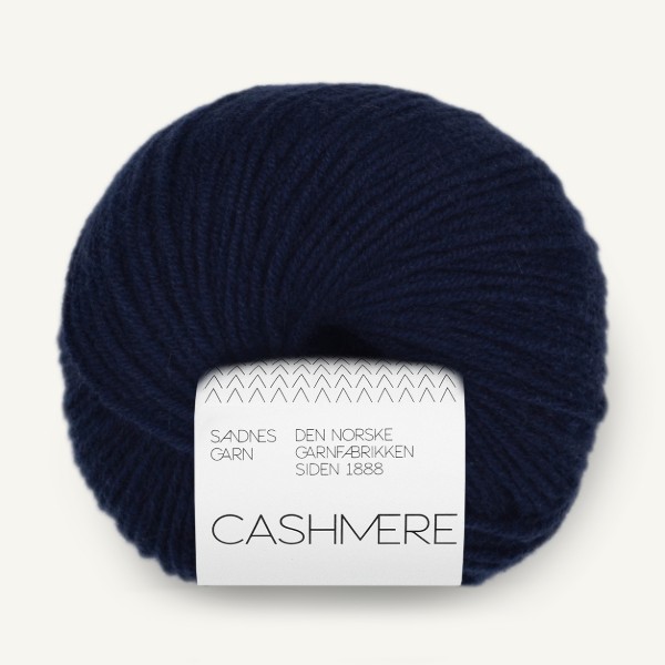 Sandnes Cashmere 5882 Dark Navy av hög kvalitet – perfekt för ditt nästa kreativa projekt. Alltid med snabb leverans och trygga betalningar.
